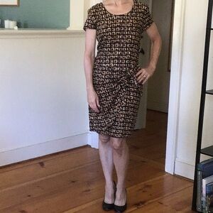 Attractive lightweight dress.